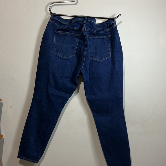 Universal Threads Mid Rise Curvy Skinny Stretch - Picture 3 of 3